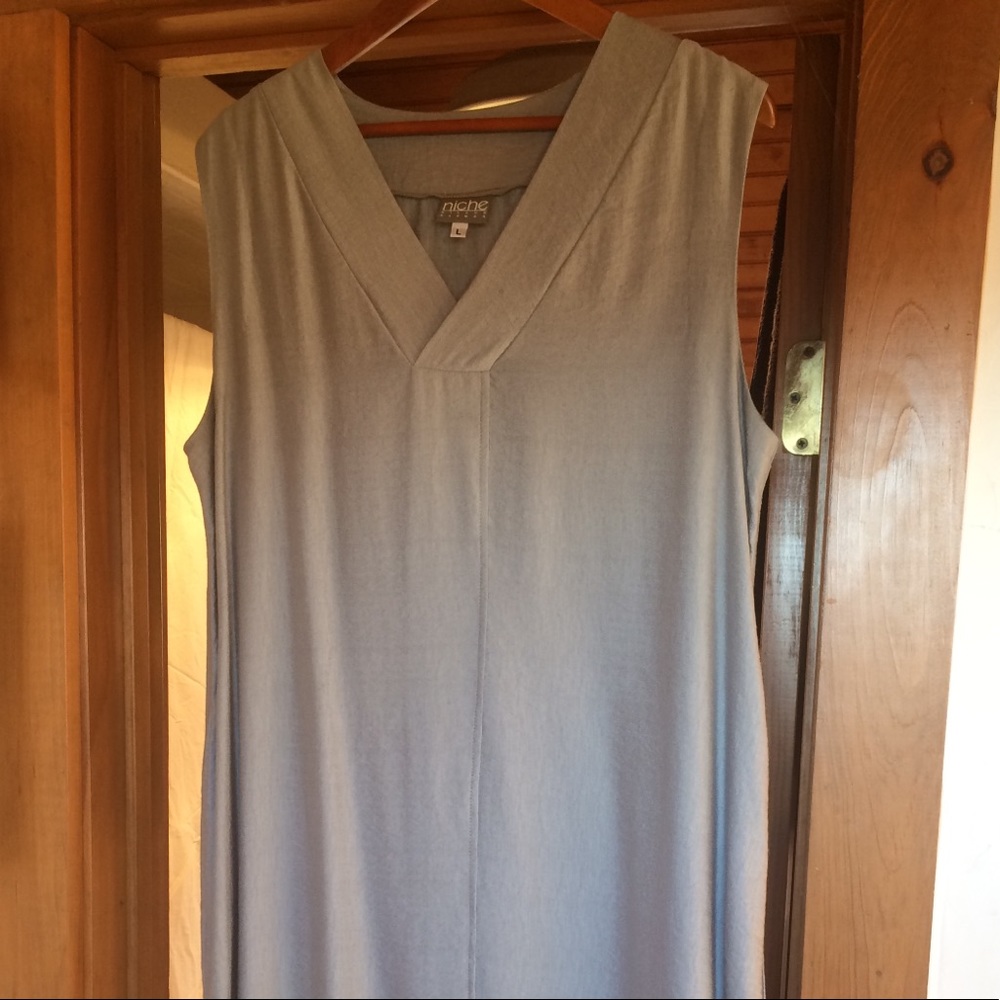 Sleeveless dress